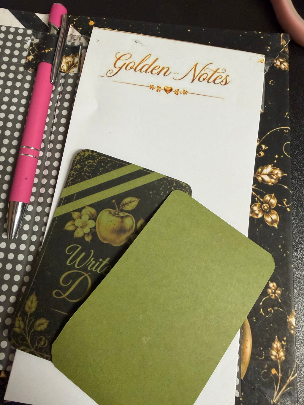 AppleScript™ Golden Notes Notepad Binder