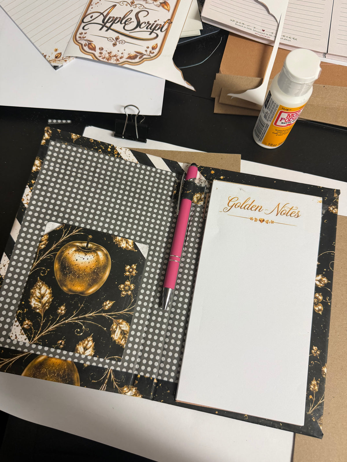 AppleScript™ Golden Notes Notepad Binder